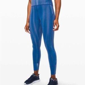 LULULEMON In Movement Tight 25” spray dye everlux size 4